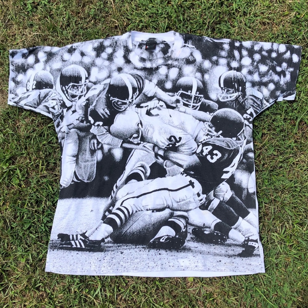 Vintage 80’s | All-over NFL Print Shirt XL
